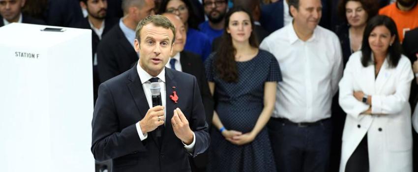 Emma­nuel Macron évoque les « gens qui ne sont rien » et sus­cite les critiques