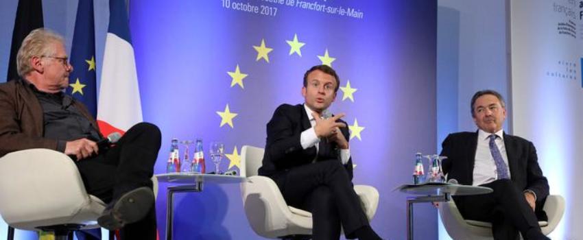 Macron va reconnaître officiellement le drapeau européen pour contrer Mélenchon
