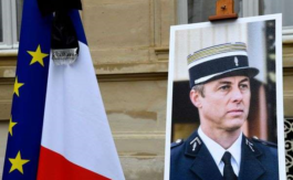 « Terrorisme islamiste »: une plaque hommage à Arnaud Beltrame divise