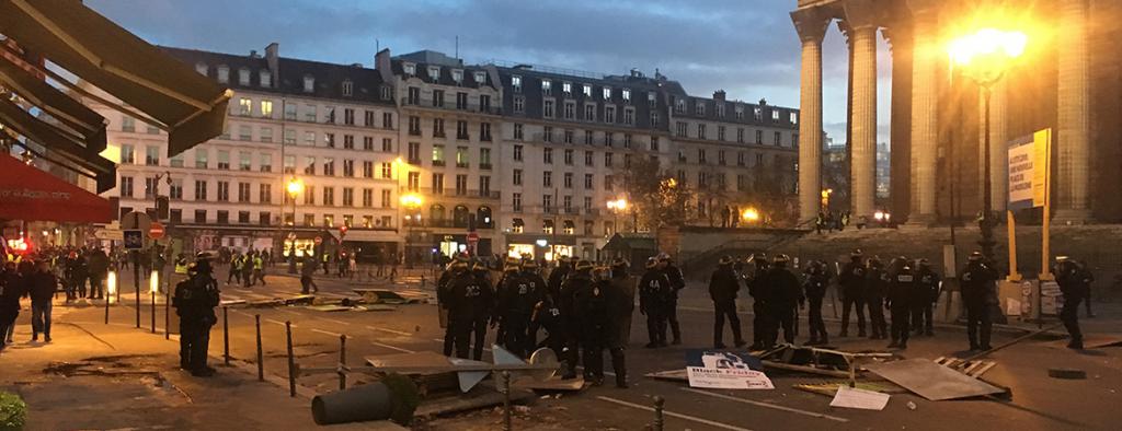 Place de la Madeleine à Paris, le 24 novembre 2018. CRS rassemblés pour la manifestation des Gilets Jaunes