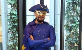 «Captain Europe, la mascotte du Parlement européen qui infantilise les électeurs»