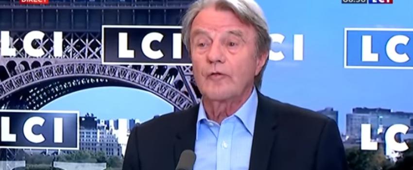 Ber­nard Kouch­ner part en guerre contre les traîtres